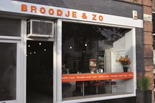 Kom binnen! Voor heerlijke verse broodjes en een vers bakkie koffie!